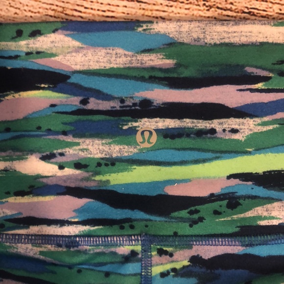 Lululemon Boogie Short (Roll Down) - Picture 9 of 10